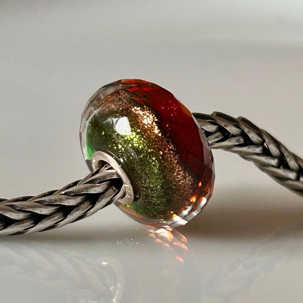 TROLLBEADS LE Warm Wishes Facet LAA 925S NEW Red Green Gold Glitter Stripe, Rare